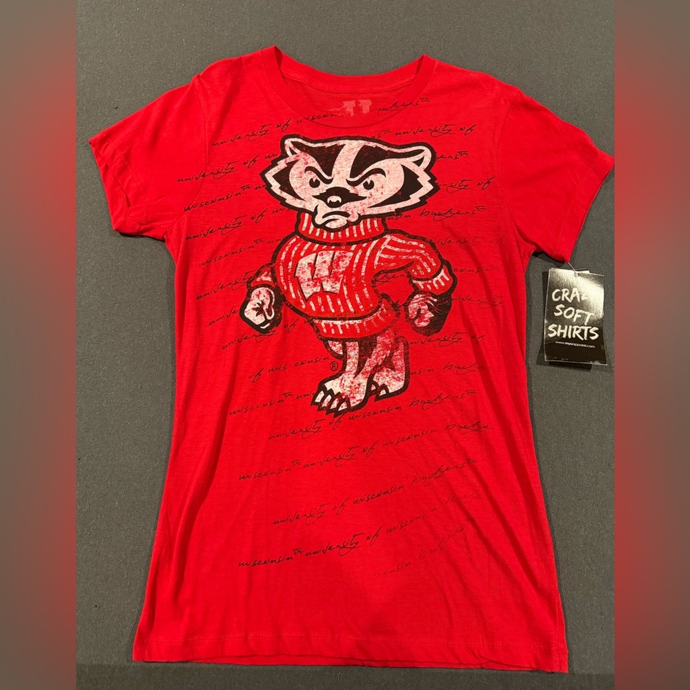 Wisconsin Badgers Red Graphic T-Shirt - Women’s XL